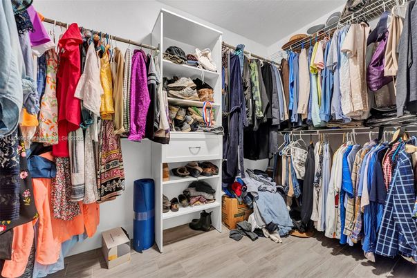 Interior, Walk-in Closets, Wood Texture Flooring