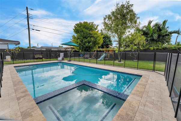 Exterior, Playground, Pool