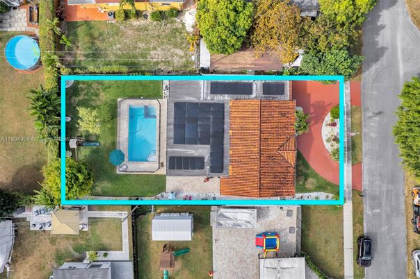 Exterior, Drone