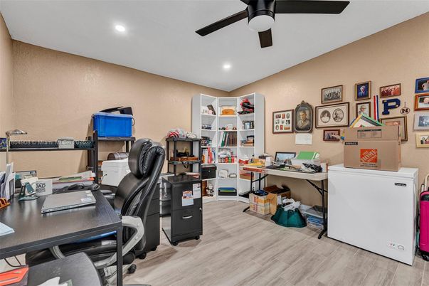 Home Office, Interior, Recessed Lighting, Wood Texture Flooring
