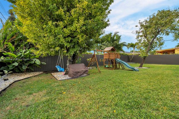 Backyard, Exterior, Playground