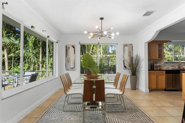 Dining room, Interior, Kitchen, Pendant Lights