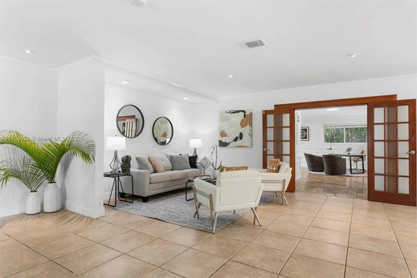 Dining room, Interior, Living room, Recessed Lighting