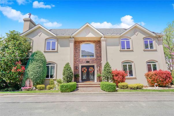 Exterior, Facade, Brick Facade, French Provincial