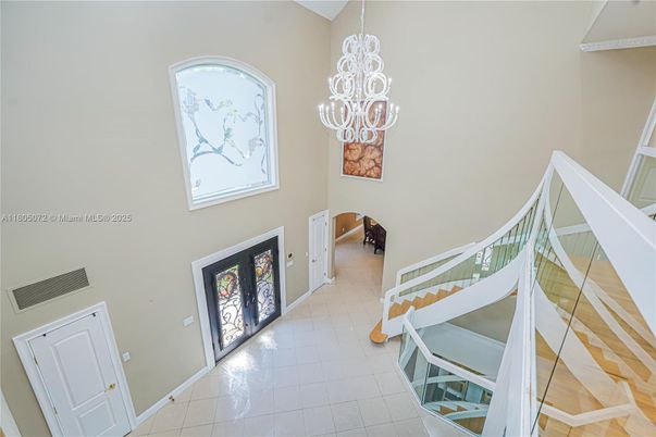 Chandelier, Interior