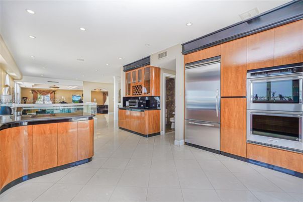 Elevator, Interior, Kitchen, Recessed Lighting, Stainless Steel Appliances