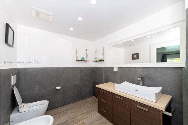 Bathroom, Interior, Recessed Lighting, Wood Texture Flooring