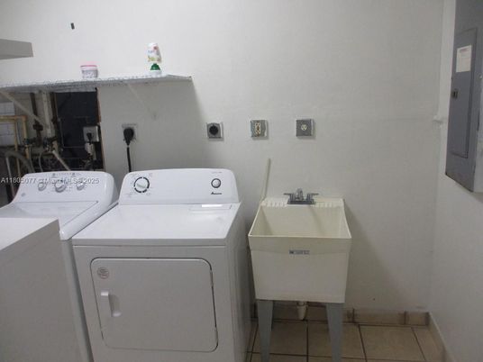 Interior, Washer