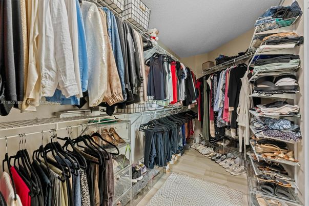 Interior, Walk-in Closets, Wood Texture Flooring