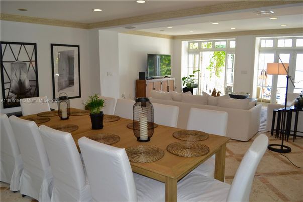 Dining room, Interior, Living room, Recessed Lighting