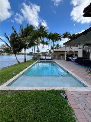 Exterior, Pool, Water