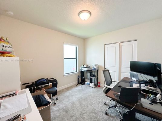 Home Office, Interior