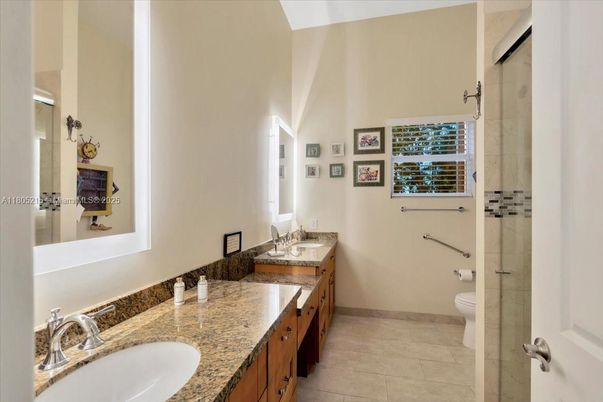 Bathroom, Dual Sink Vanities, Interior