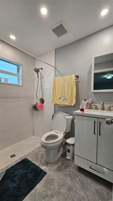 Bathroom, Interior, Recessed Lighting