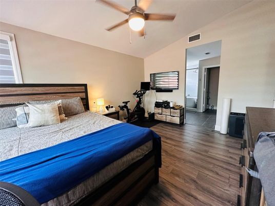 Bedroom, Fitness Equipment, Interior, Wood Texture Flooring