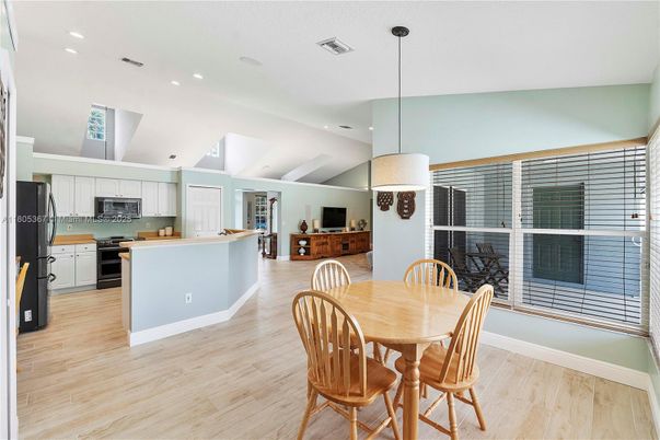 Dining room, Interior, Kitchen, Pendant Lights, Recessed Lighting, Wood Texture Flooring
