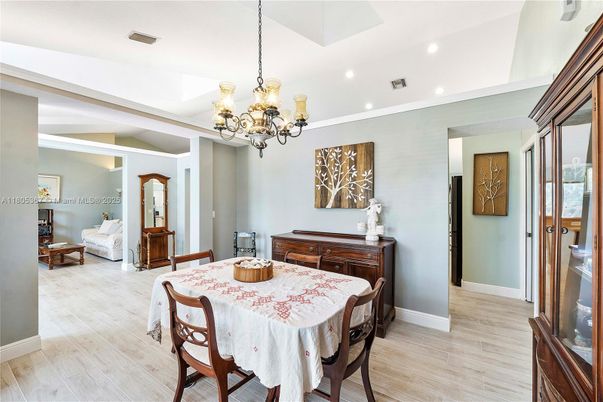 Chandelier, Dining room, Interior, Recessed Lighting, Wood Texture Flooring