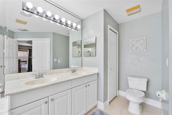 Bathroom, Dual Sink Vanities, Interior