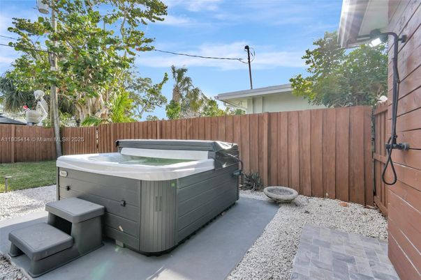 Exterior, Hot Tub