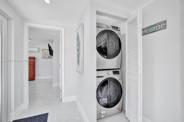 Interior, Recessed Lighting, Utility Closets, Washer