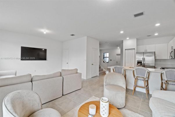 Interior, Kitchen, Living room, Recessed Lighting, Stainless Steel Appliances