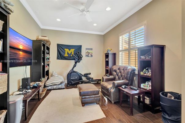 Fitness Equipment, Interior, Recessed Lighting, Wood Texture Flooring