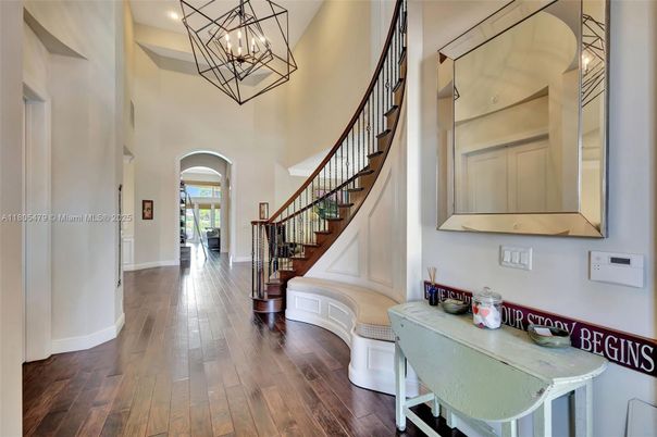 Interior, Pendant Lights, Wood Texture Flooring