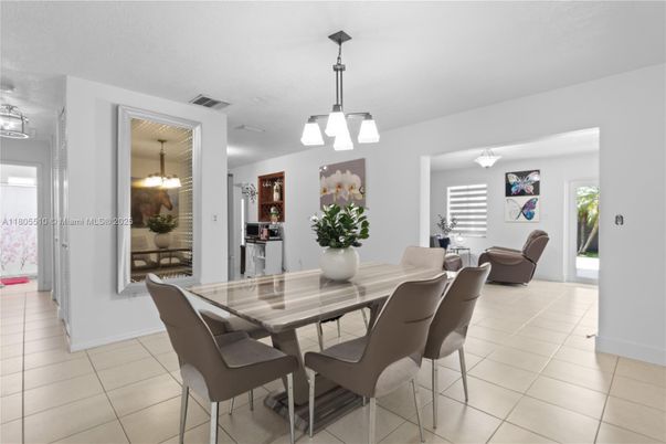 Dining room, Interior, Pendant Lights
