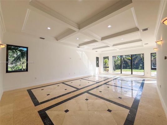 Empty room, Interior, Recessed Lighting