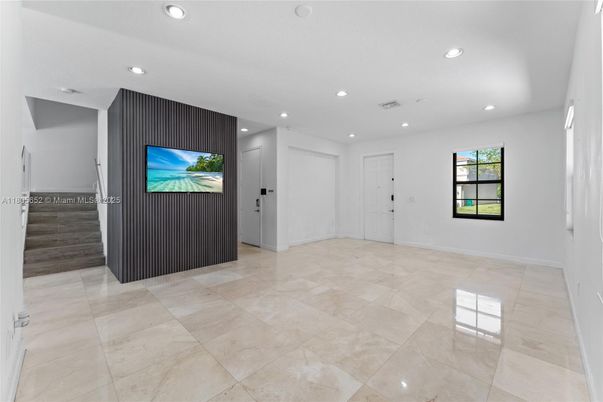 Empty room, Interior, Recessed Lighting