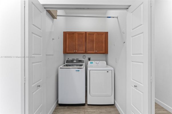 Interior, Utility Closets, Washer, Wood Texture Flooring