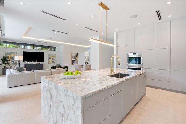 Interior, Kitchen, Living room, Pendant Lights, Recessed Lighting, Stainless Steel Appliances