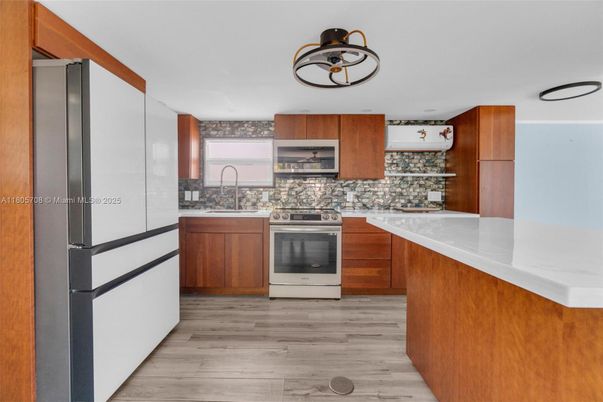 Interior, Kitchen, Stainless Steel Appliances, Wood Texture Flooring