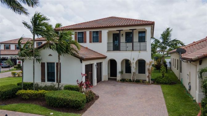 Backyard, Exterior, Facade, Mediterranean