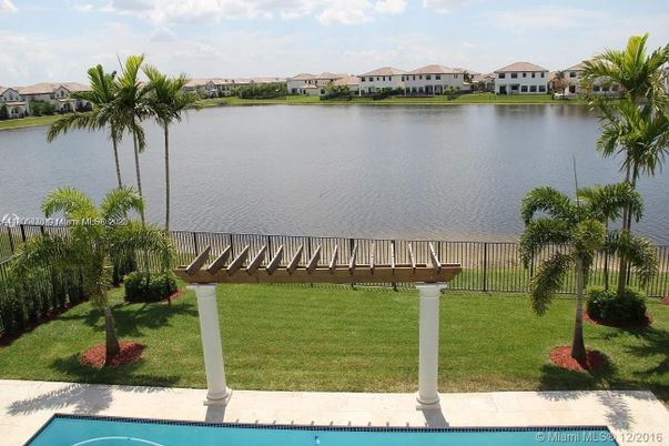 Exterior, Pool, Water
