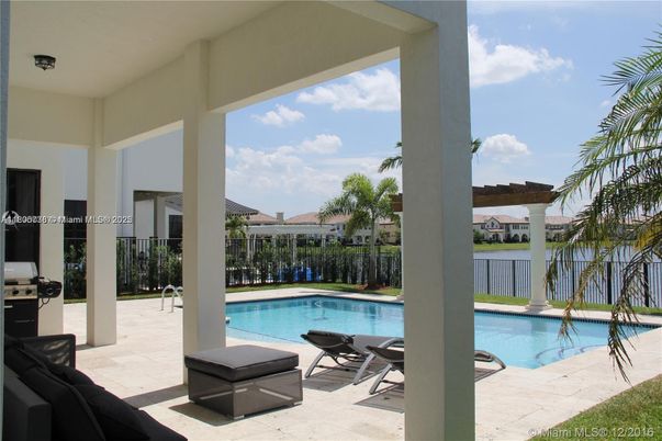 Exterior, Pool, Water