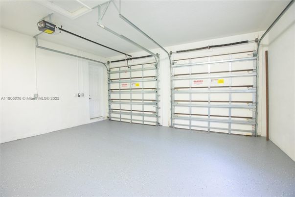 Garage, Interior