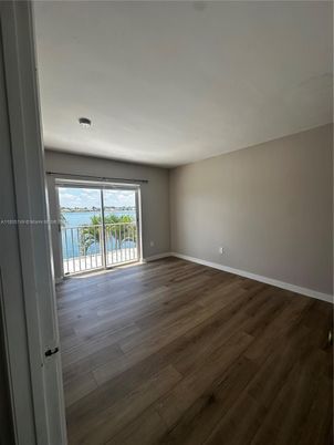 Empty room, Interior, Water, Wood Texture Flooring