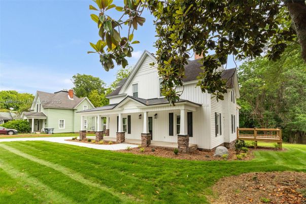 Backyard, Exterior, Facade, Farmhouse