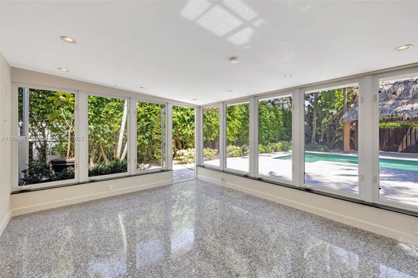 Empty room, Interior, Recessed Lighting, Sun Room