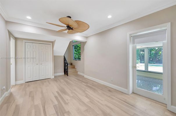Empty room, Interior, Recessed Lighting, Wood Texture Flooring