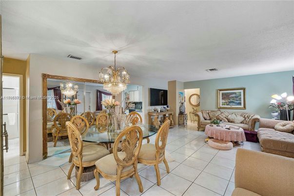 Chandelier, Dining room, Interior, Living room
