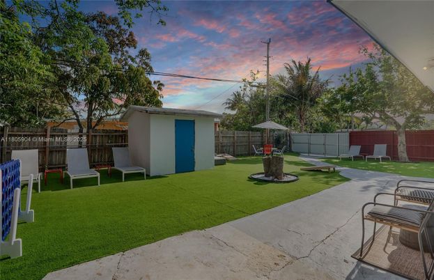Backyard, Exterior