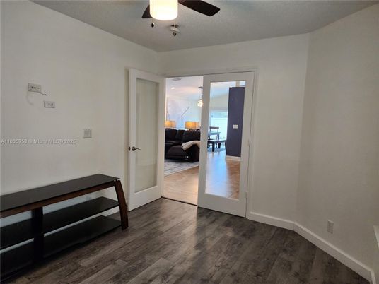 Interior, Pendant Lights, Wood Texture Flooring