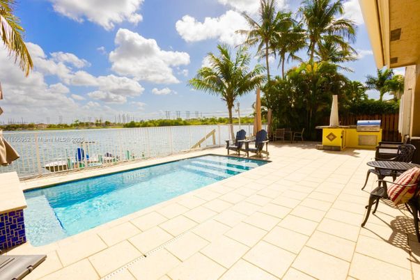 Exterior, Pool, Water