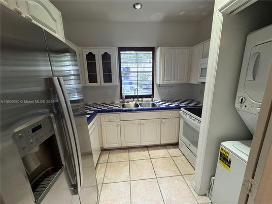Interior, Kitchen, Recessed Lighting, Washer