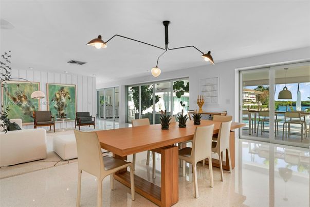 Dining room, Interior, Living room, Pendant Lights