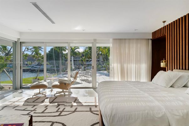 Bedroom, Interior, Recessed Lighting, Water
