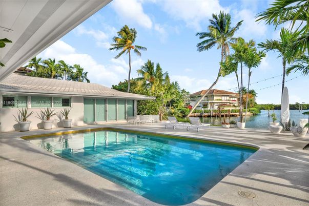 Exterior, Pool, Water