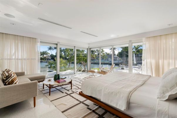 Bedroom, Interior, Recessed Lighting, Water